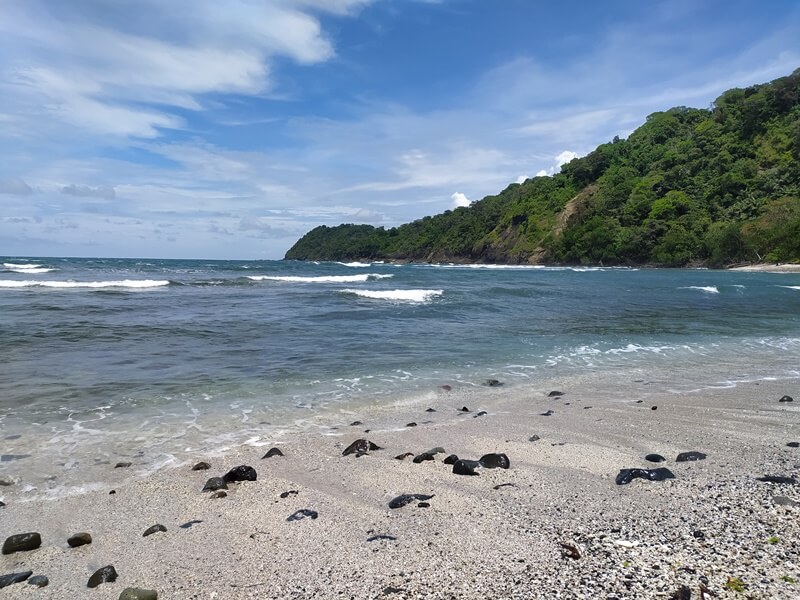 Pantai Kalipat: Surga Tersembunyi di Selatan Nusakambangan